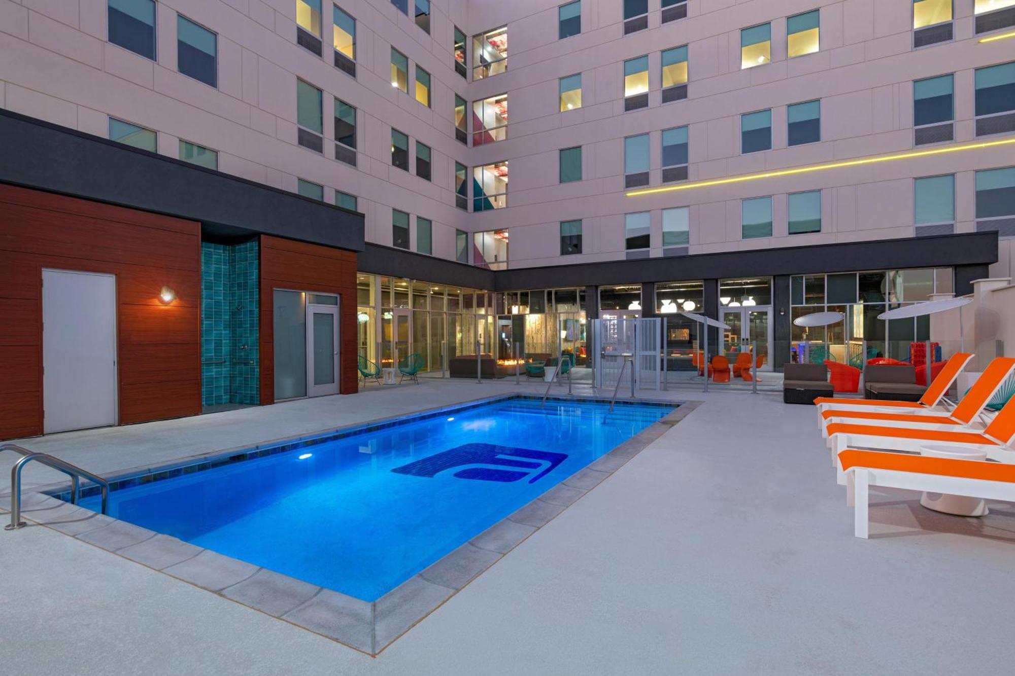 Aloft Waco Downtown Hotel Екстериор снимка