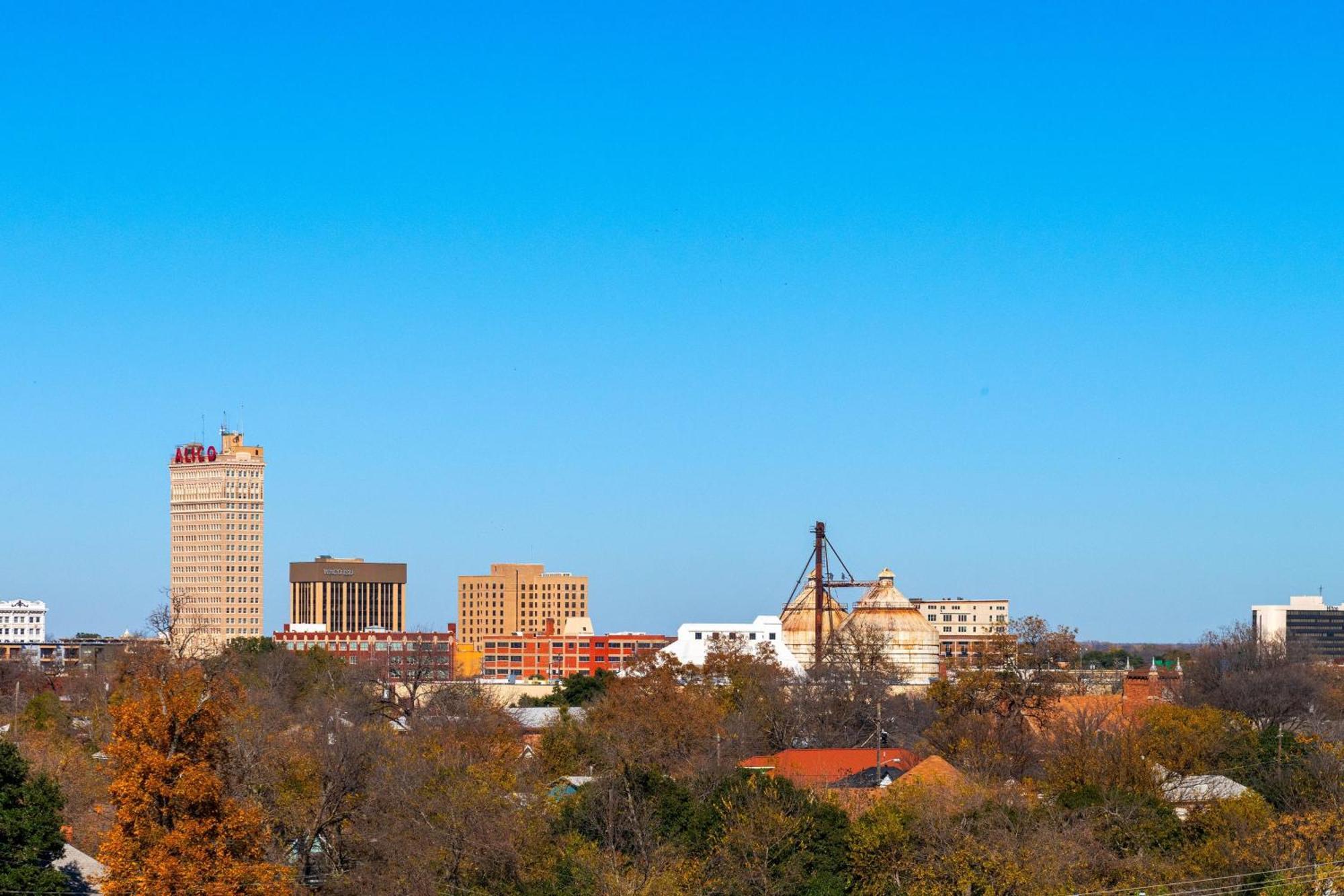 Aloft Waco Downtown Hotel Екстериор снимка